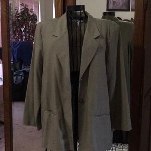 Loose fitting jacket